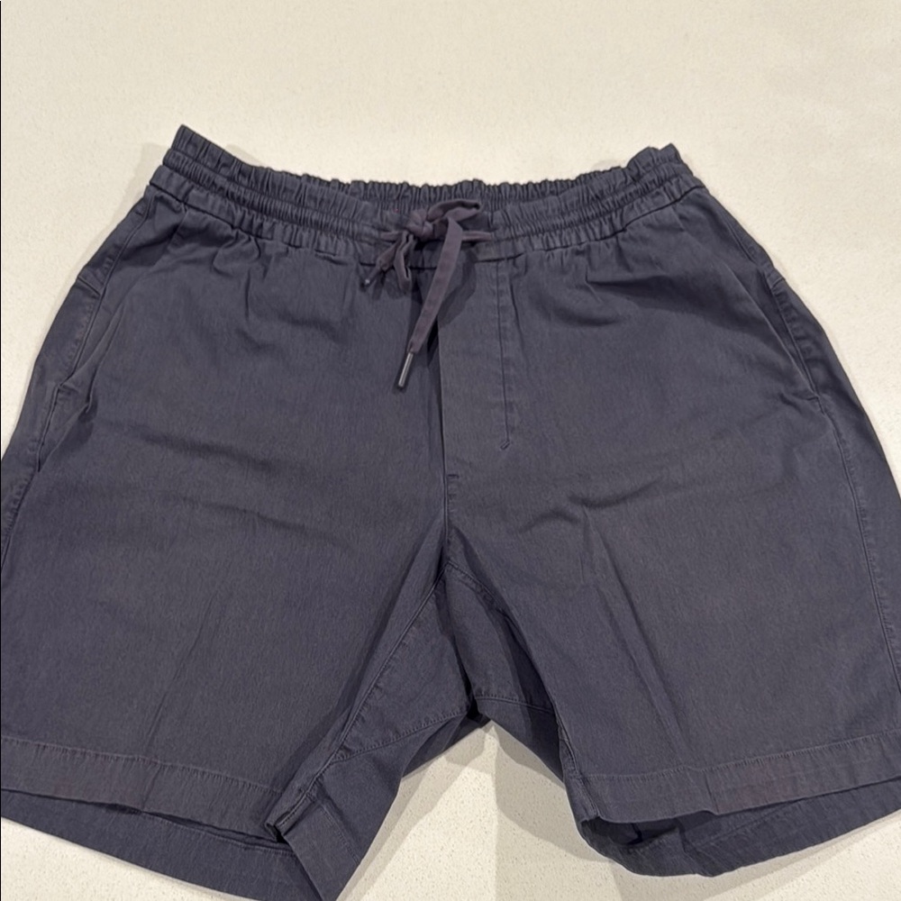 Men’s lululemon bowline shorts (canvas)